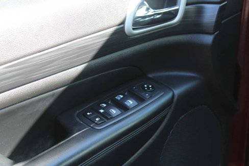 Used 2020 Jeep Grand Cherokee Altitude image 20