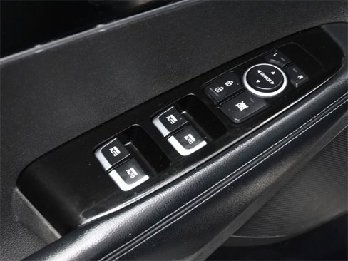 Used 2019 Kia Sorento SX image 13