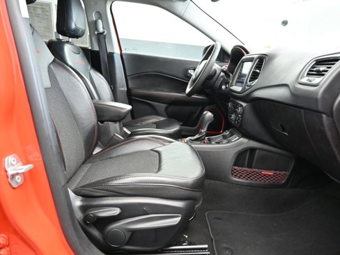 Used 2021 Jeep Compass Trailhawk image 30