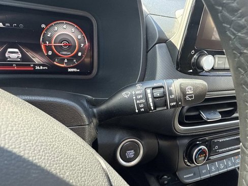 Used 2022 Hyundai Kona Limited image 31