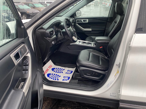 Used 2022 Ford Explorer XLT image 24