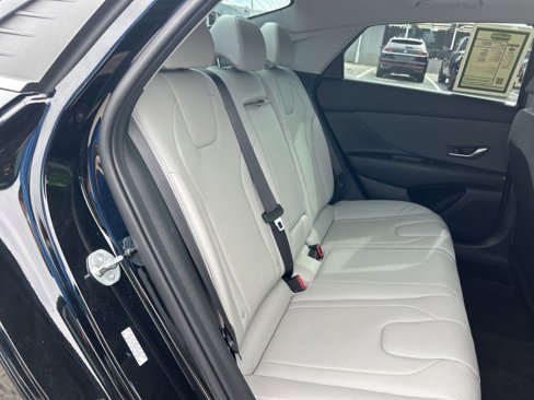 Used 2023 Hyundai Elantra Limited image 26