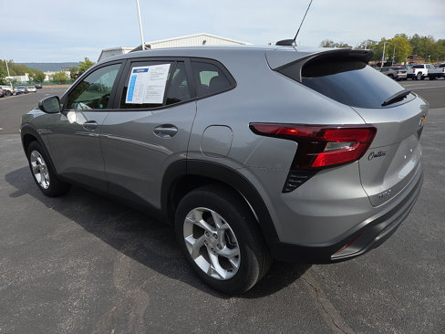 Certified 2024 Chevrolet Trax LS w/ LS Convenience Package image 6