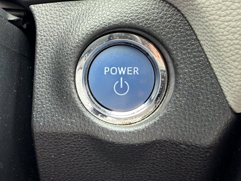 Used 2021 Toyota RAV4 XLE Premium image 28