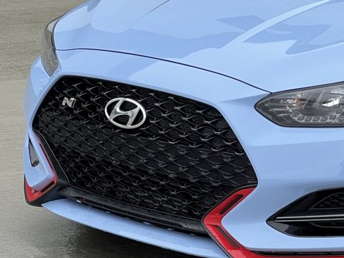 Used 2020 Hyundai Veloster N image 12
