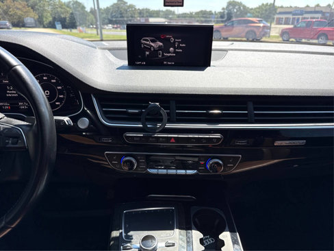 Used 2017 Audi Q7 3.0T Prestige image 16