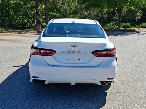 Used 2023 Toyota Camry SE image 5