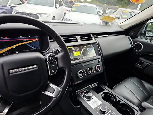 Used 2018 Land Rover Discovery SE image 35
