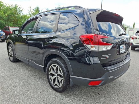 Used 2021 Subaru Forester Premium image 4