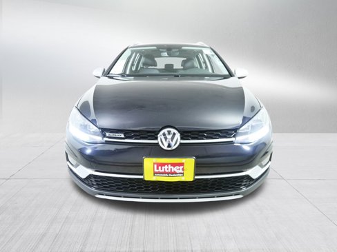 Used 2018 Volkswagen Golf Alltrack SE image 2