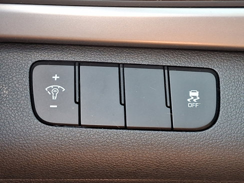Used 2018 Hyundai Elantra SE image 23