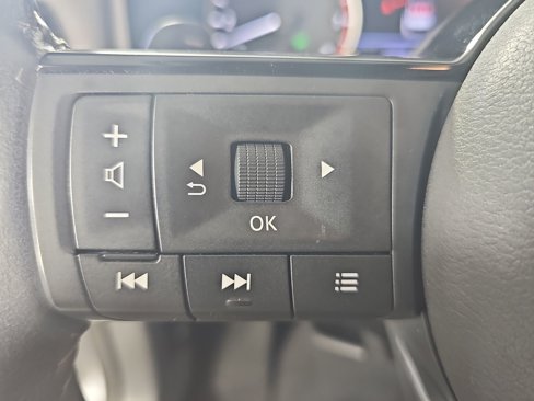 Used 2023 Nissan Rogue SV w/ SV Premium Package image 16