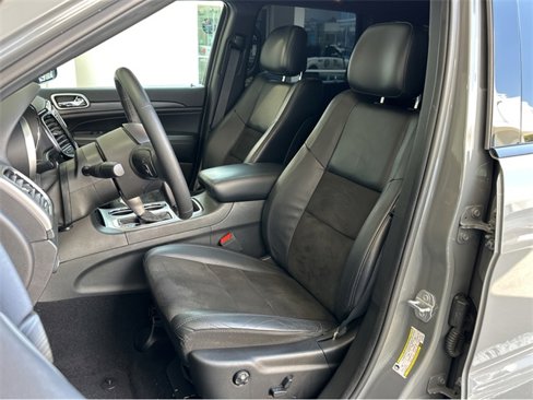 Used 2019 Jeep Grand Cherokee Altitude image 16