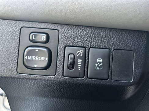 Used 2015 Toyota RAV4 XLE image 21