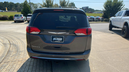 Used 2017 Chrysler Pacifica Touring-L image 9