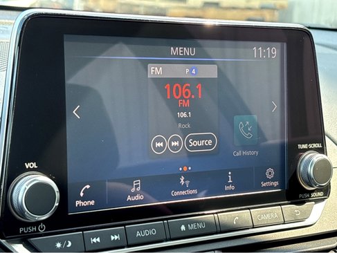 Used 2024 Nissan Altima 2.5 SV image 7