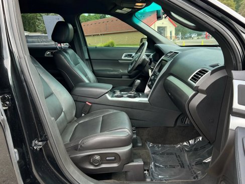 Used 2015 Ford Explorer XLT w/ Equipment Group 202B image 18