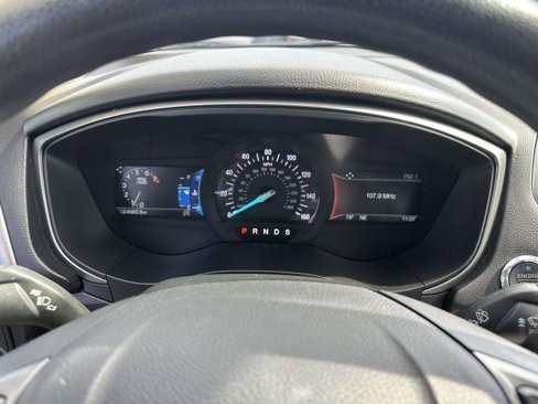 Used 2018 Ford Fusion SE w/ Fusion SE Technology Package image 16