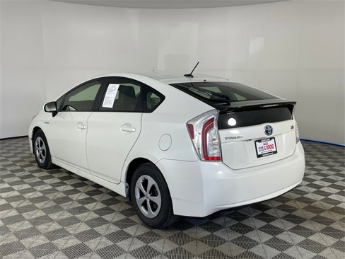 Used 2015 Toyota Prius Four image 12
