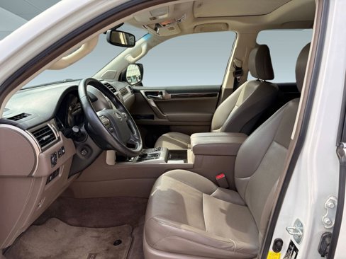 Used 2017 Lexus GX 460 image 5