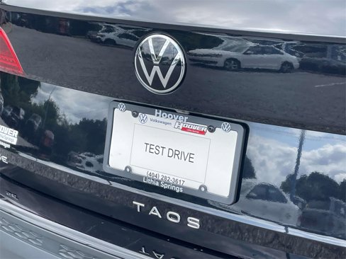 Certified 2023 Volkswagen Taos SE image 12