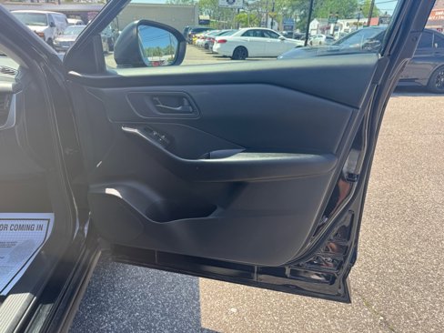 Used 2024 Nissan Rogue S image 35
