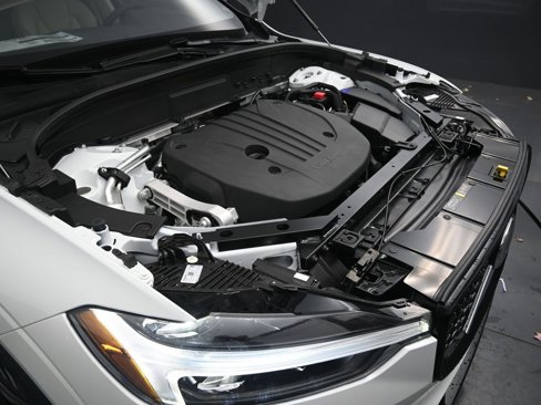 New 2025 Volvo XC60 B5 Core w/ Climate Package image 39