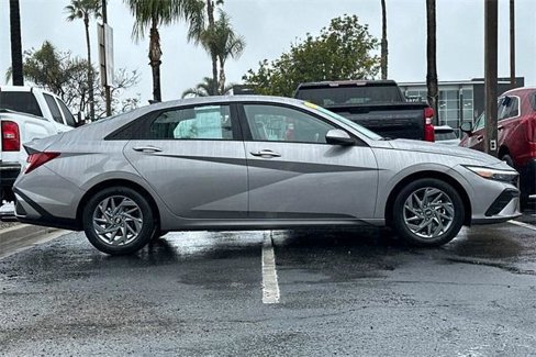 Certified 2024 Hyundai Elantra SEL image 3