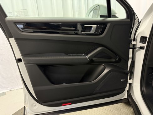 Certified 2022 Porsche Cayenne Coupe image 7