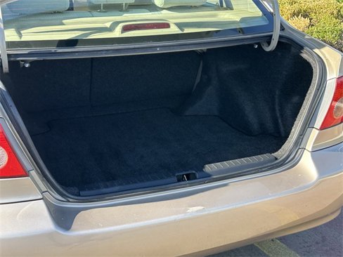Used 2005 Toyota Corolla CE image 19