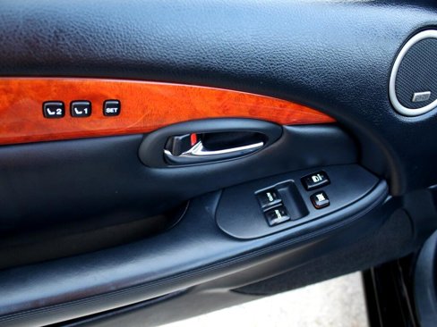 Used 2005 Lexus SC 430 Convertible image 21