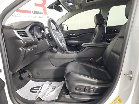 Used 2019 GMC Acadia SLT w/ Black Edition image 11