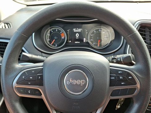 Used 2019 Jeep Cherokee Latitude w/ Popular Appearance Group image 18