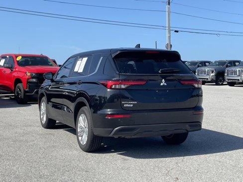 Used 2023 Mitsubishi Outlander ES image 5