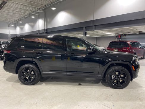 New 2025 Jeep Grand Cherokee L Altitude image 8