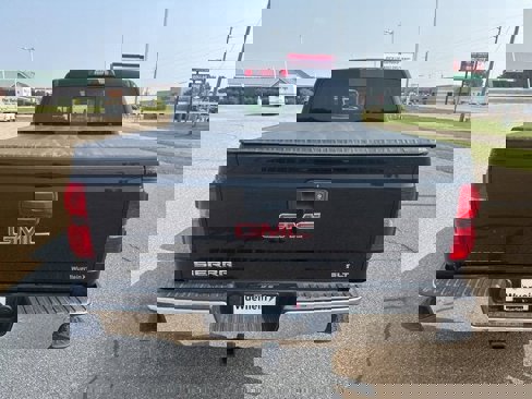 Used 2015 GMC Sierra 1500 SLT w/ SLT Crew Cab Value Package image 4