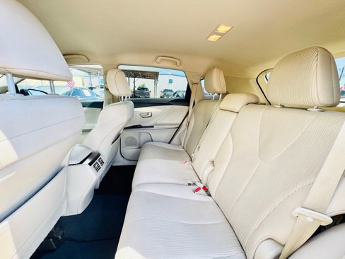 Used 2015 Toyota Venza LE image 13