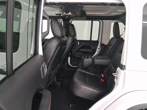 Used 2021 Jeep Wrangler Unlimited Rubicon image 12