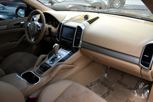 Used 2013 Porsche Cayenne GTS image 13