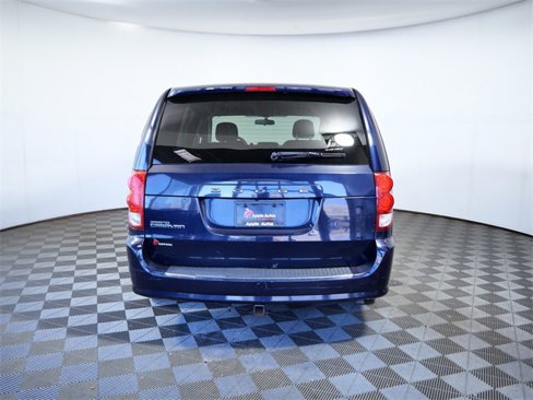Used 2012 Dodge Grand Caravan SE image 7