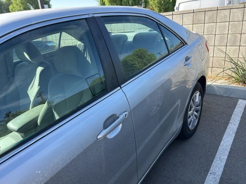 Used 2010 Toyota Camry LE image 6