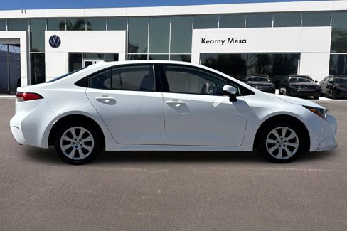 Used 2022 Toyota Corolla LE image 3