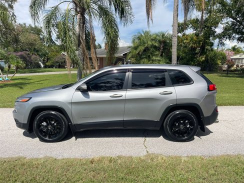 Used 2014 Jeep Cherokee Sport image 7