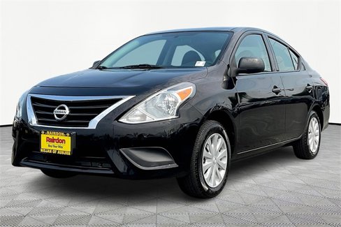 Used 2015 Nissan Versa S image 2