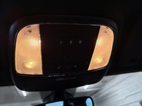 Used 2018 Jeep Grand Cherokee Limited image 23