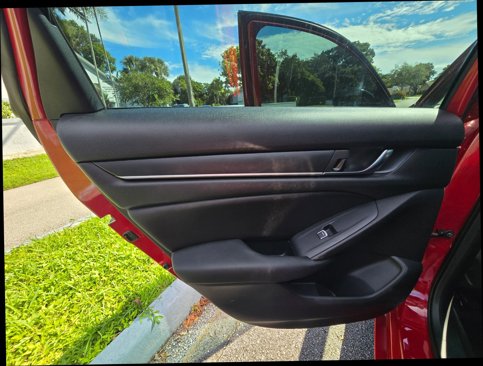 Used 2018 Honda Accord Sport image 38
