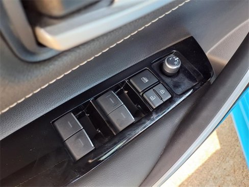 Used 2020 Toyota Corolla XSE image 18