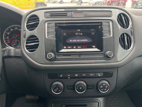 Used 2016 Volkswagen Tiguan S image 19