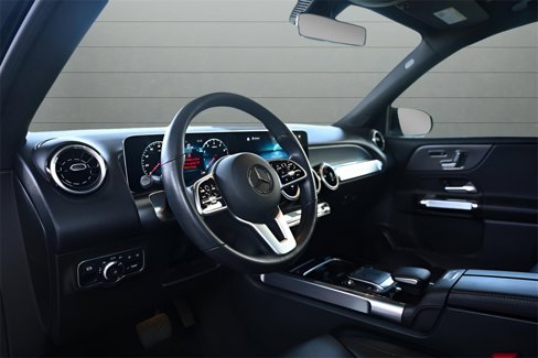 Used 2021 Mercedes-Benz GLB 250 4MATIC w/ Premium Package image 20