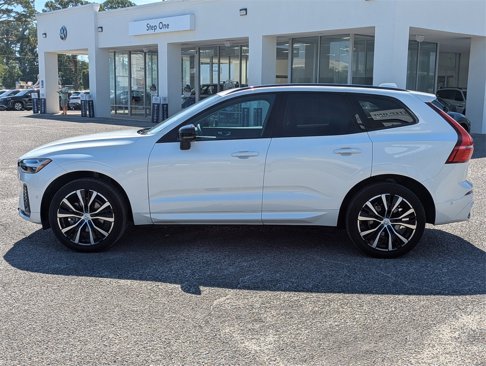 Used 2023 Volvo XC60 B5 Plus w/ Protection Package Premier image 4